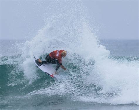 Santa Cruz surfer Nat Young gets disappointing result in Portugal